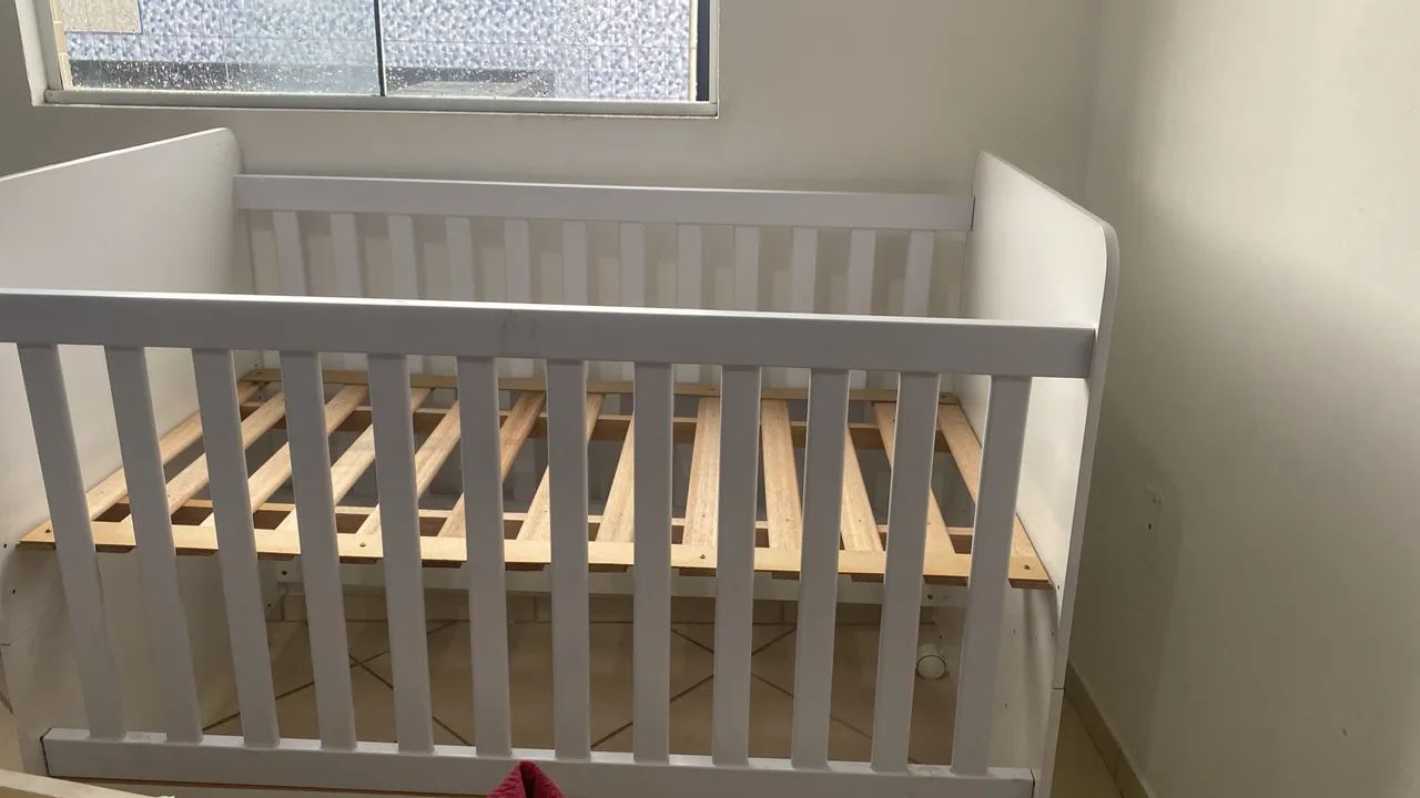 Berço 2 em 1 completo com colchão impermeável 