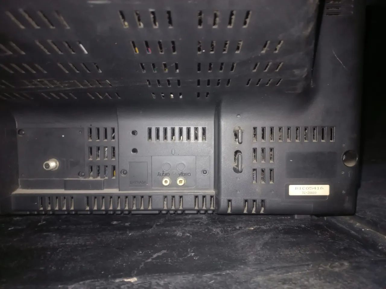 Tv Panasonic 20 com controle 