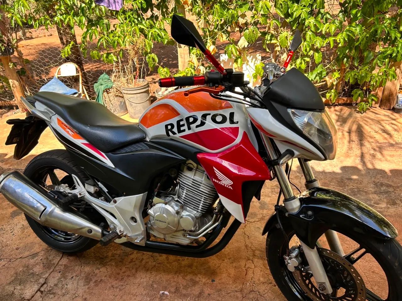 Vendo CB 300 só transferir! - Foto 3