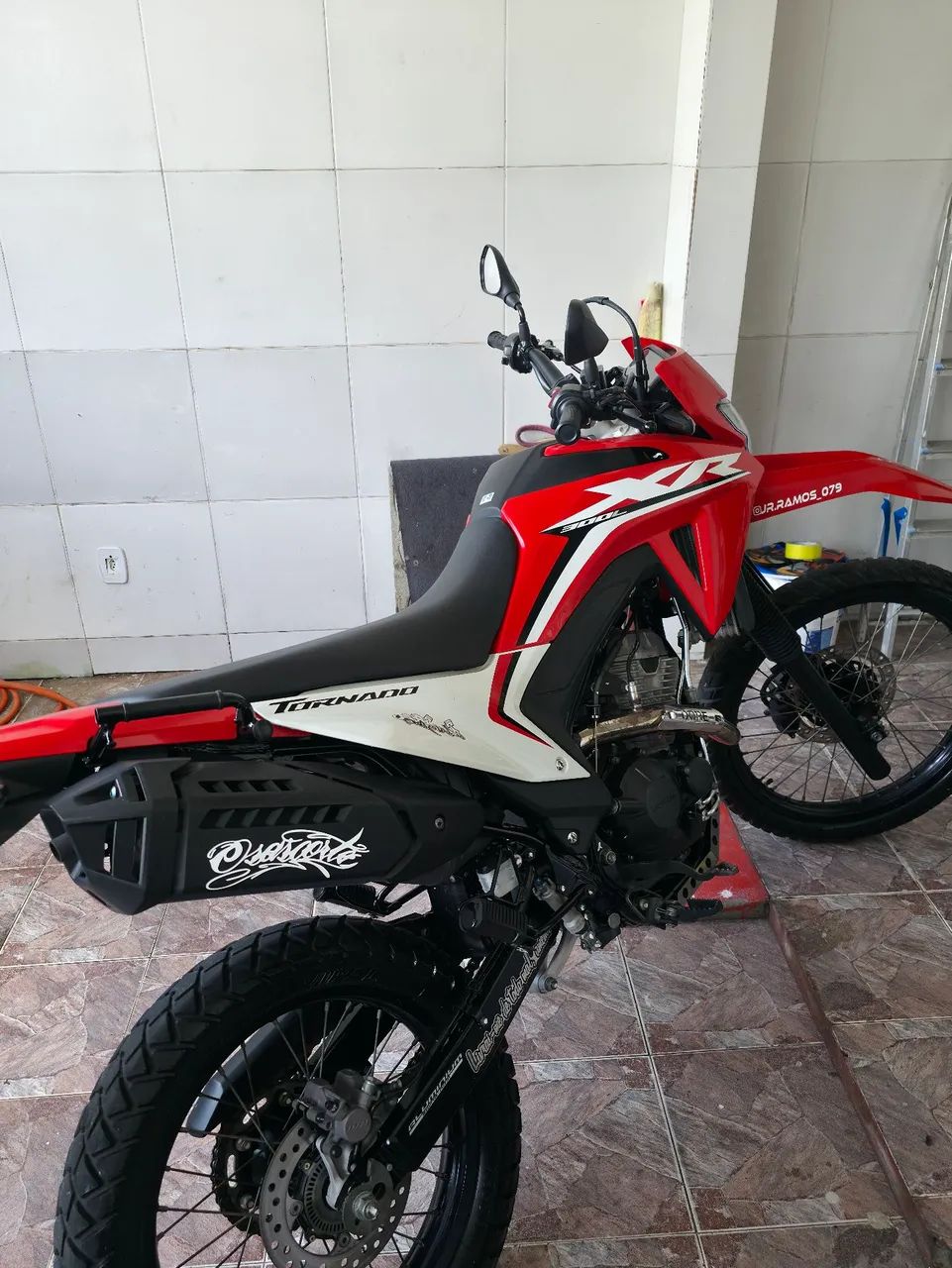 XR TORNADO 300L  - Foto 2