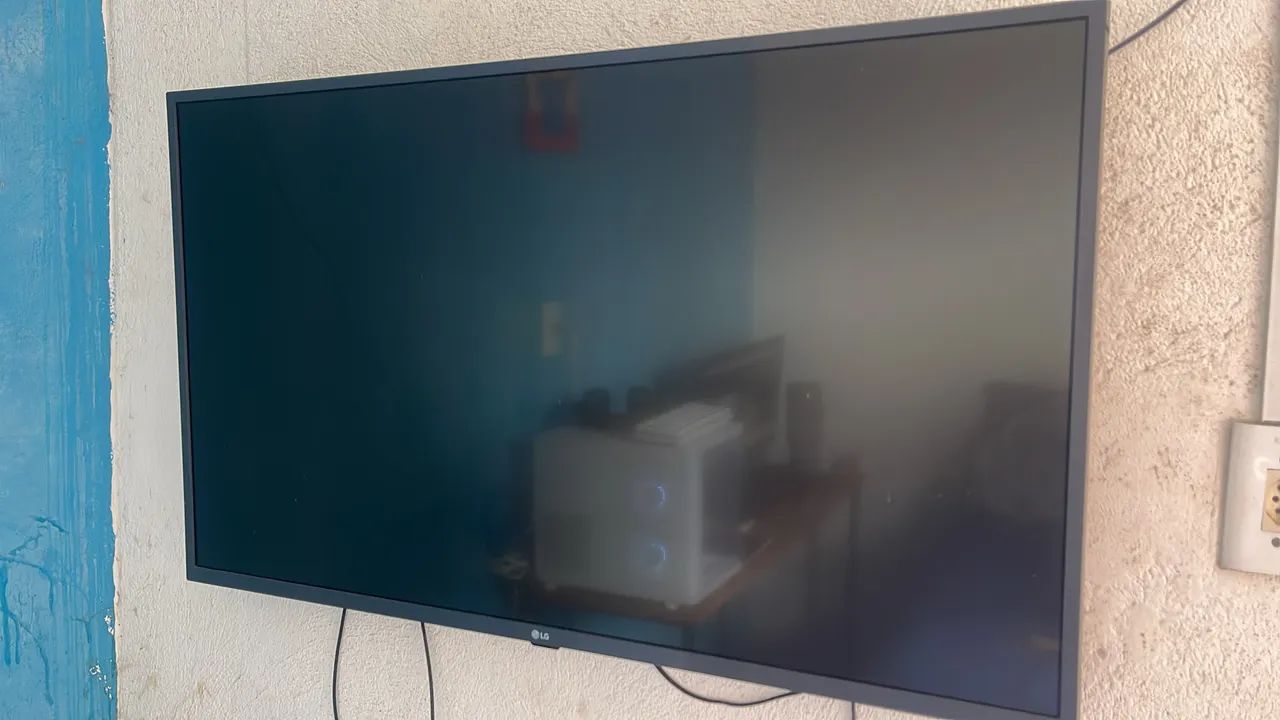 Vendo tv smart 43 polegadas seminova 