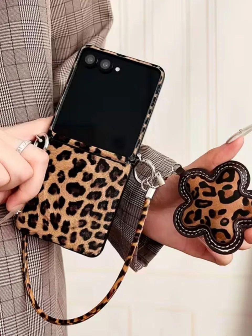 CAPA CELULAR SAMSUNG FLIP Z 7, 6, 5 - Foto 3