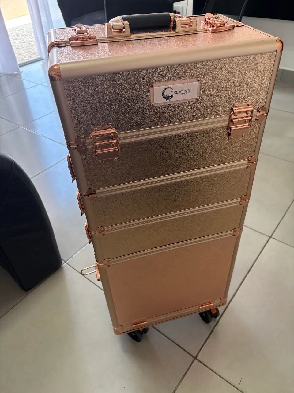 Maleta com 3 divisória e 3 gavetinhas rose gold 