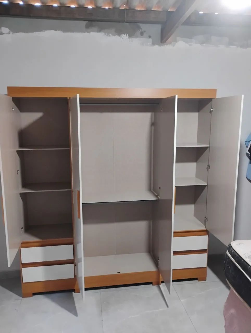 Guarda roupa casal 