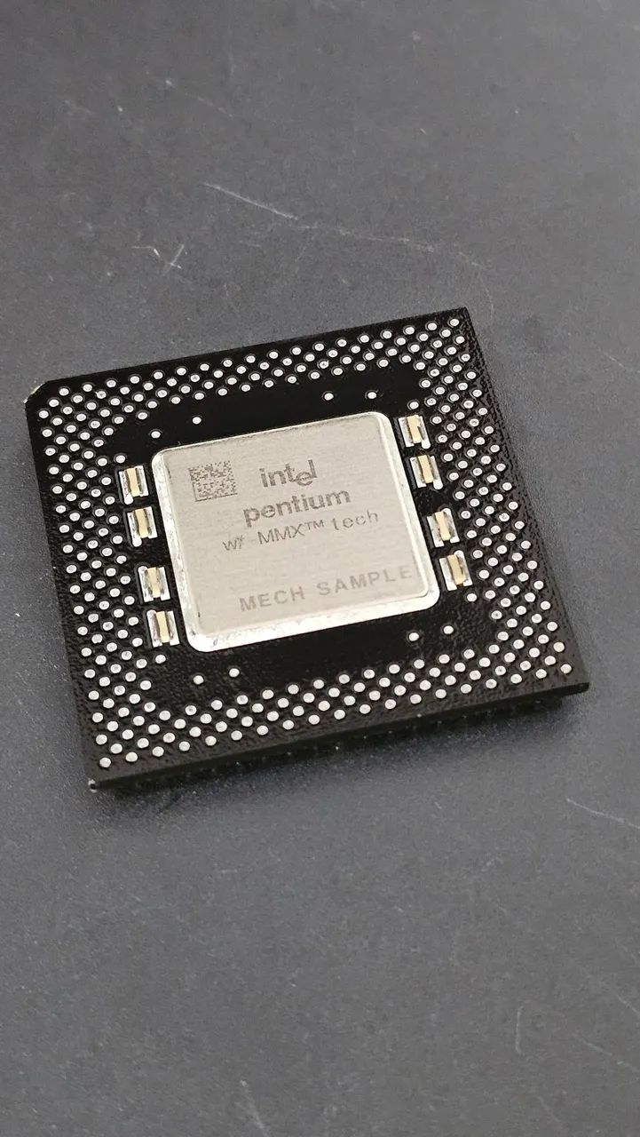 Intel Pentium MMX MECH SAMPLE 