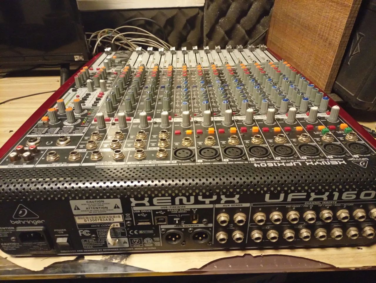 Mesa de som  Behringer  - Foto 2