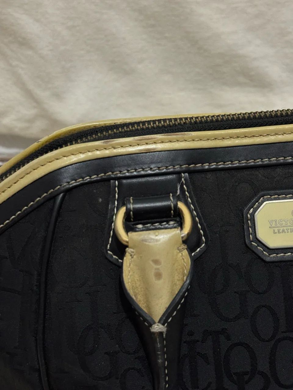 Bolsa Victor Hugo Preta - Foto 5