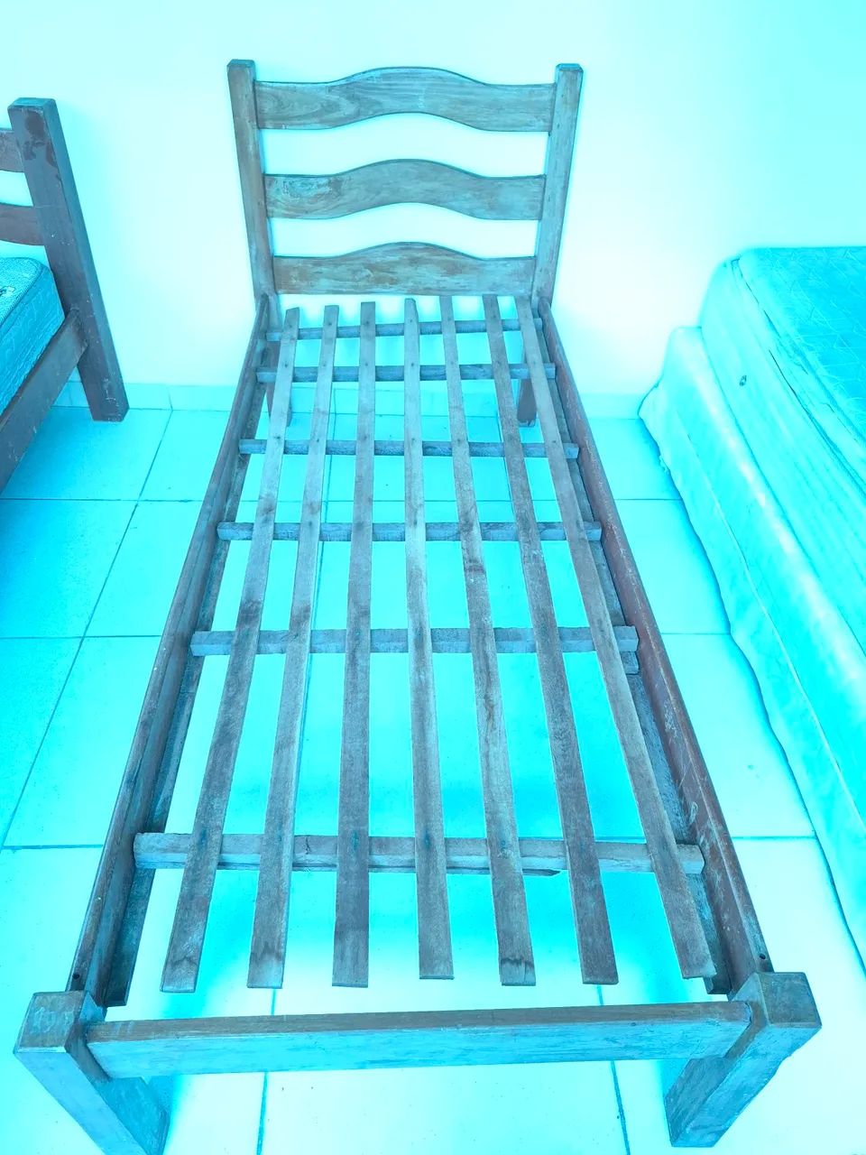 Cama solteiro madeira 