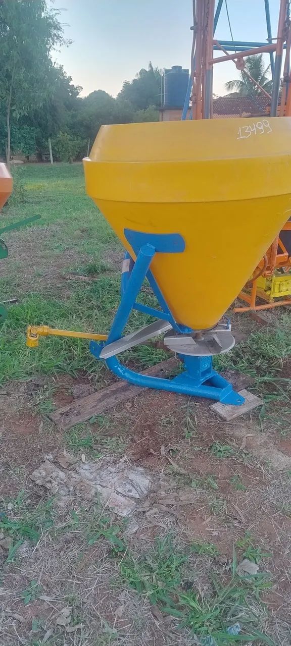 Adubadeira pendular  - Foto 4