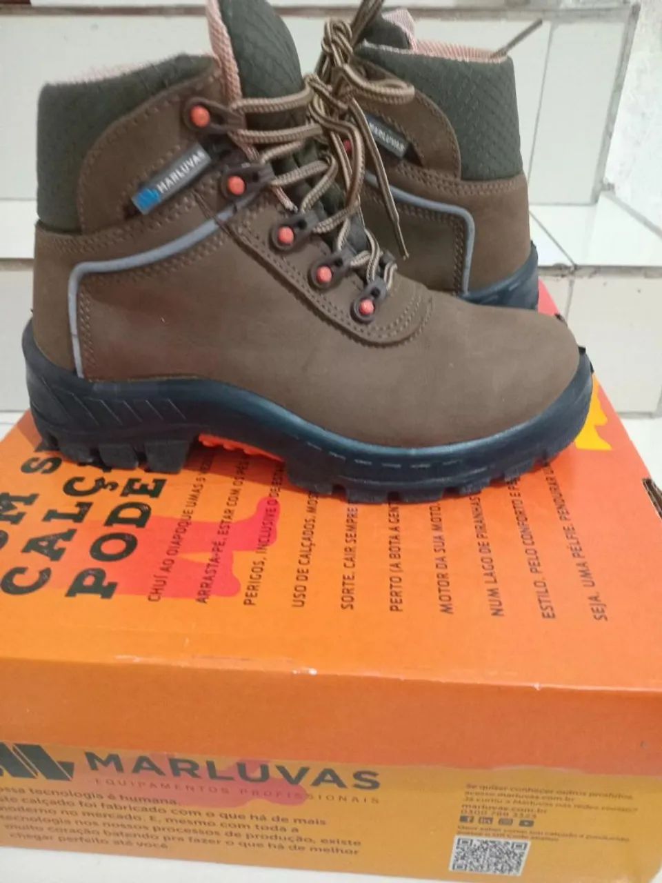 BOTA MARLUVAS COM BICO DE PVC <br><br>Título - Foto 4