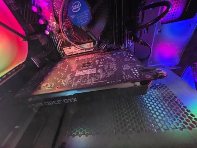 Placa NVIDIA GeForce GTX 1650 (4 GB) - Foto 2