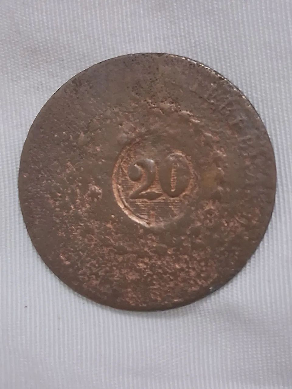 DUAS,Antigas moedas com carimbo de reis