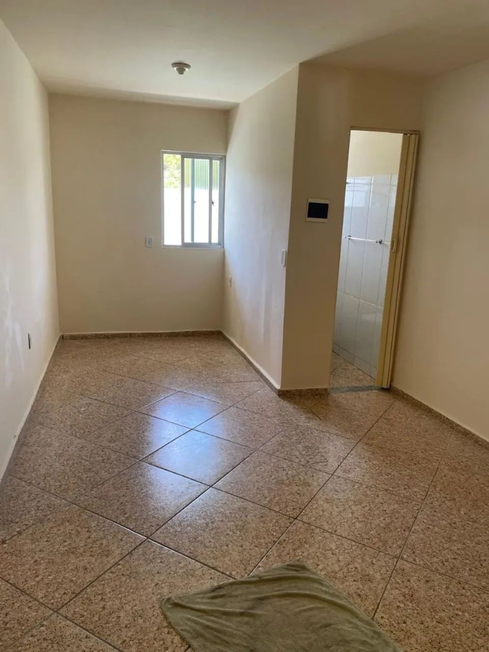 Casa geminada na Taquara rua tranquila - Foto 5