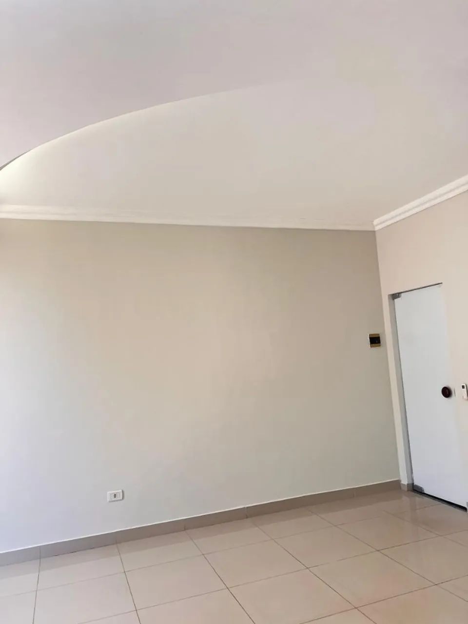 Salas comerciais,com sanitário e sacada. R$ 900,00 a R$ 1.300,00 - Foto 4