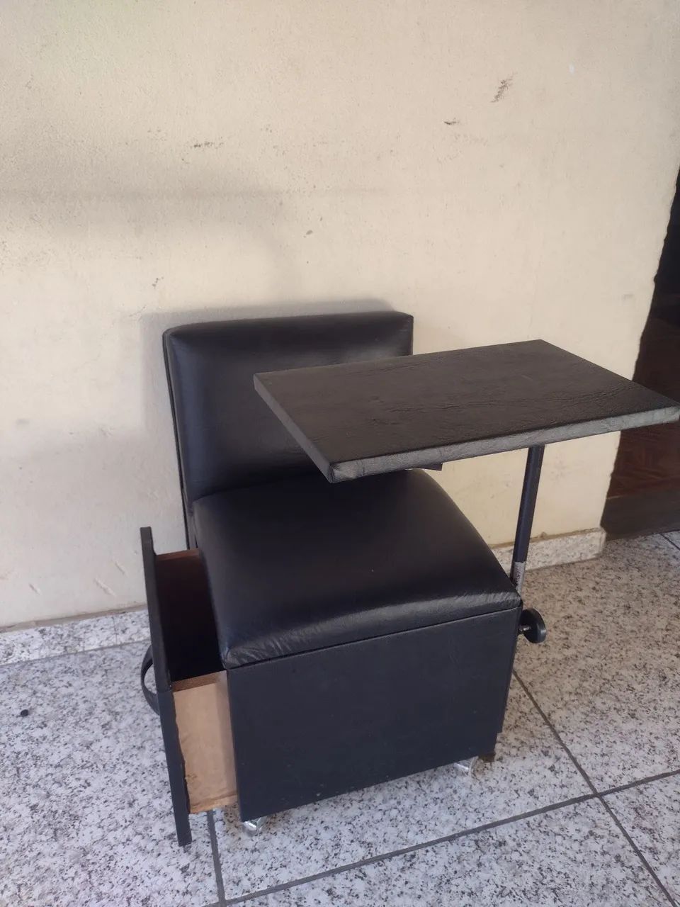Vendo cadeira de manicure  - Foto 3