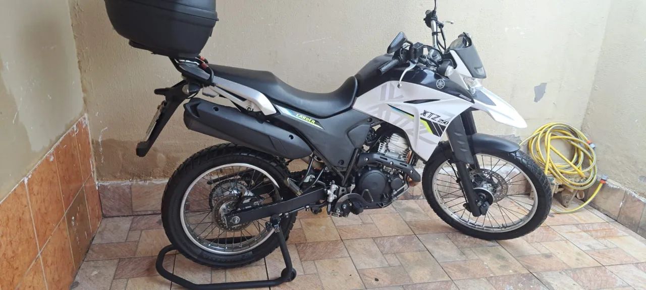 XTZ 250 LANDER  - Foto 2