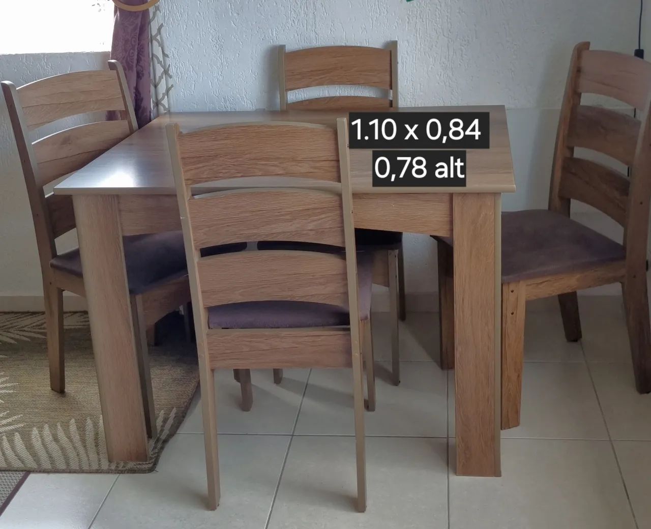 Mesa retangular com 4 cadeiras