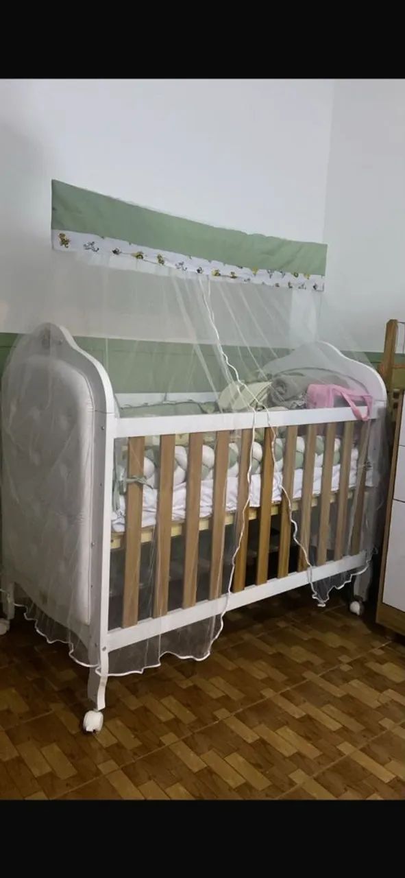 Berço completo com protetor e colchão 