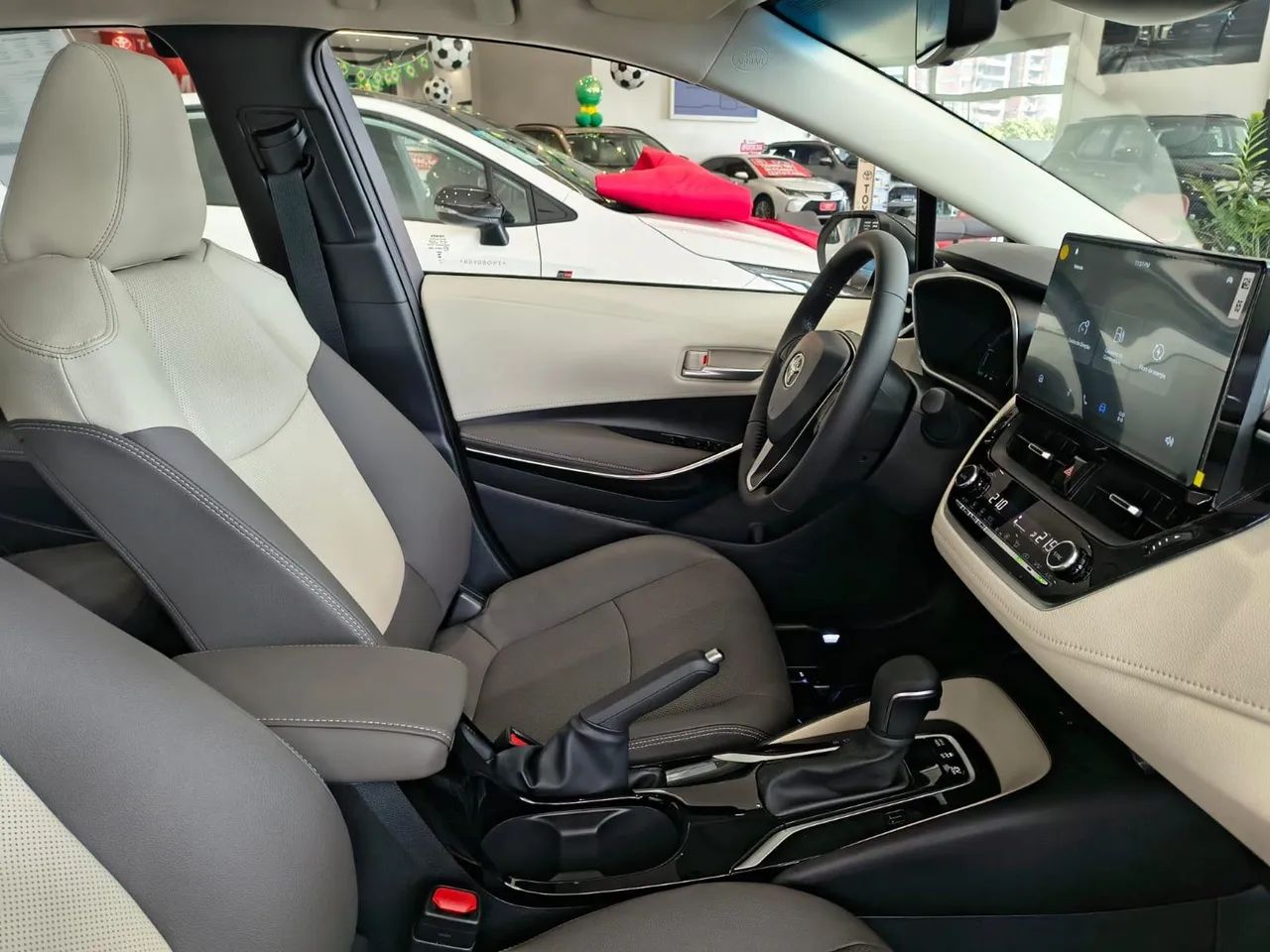 Toyota Corolla Altis Prem. Hybrid 1.8 Flex AUT, foto 8 de 15