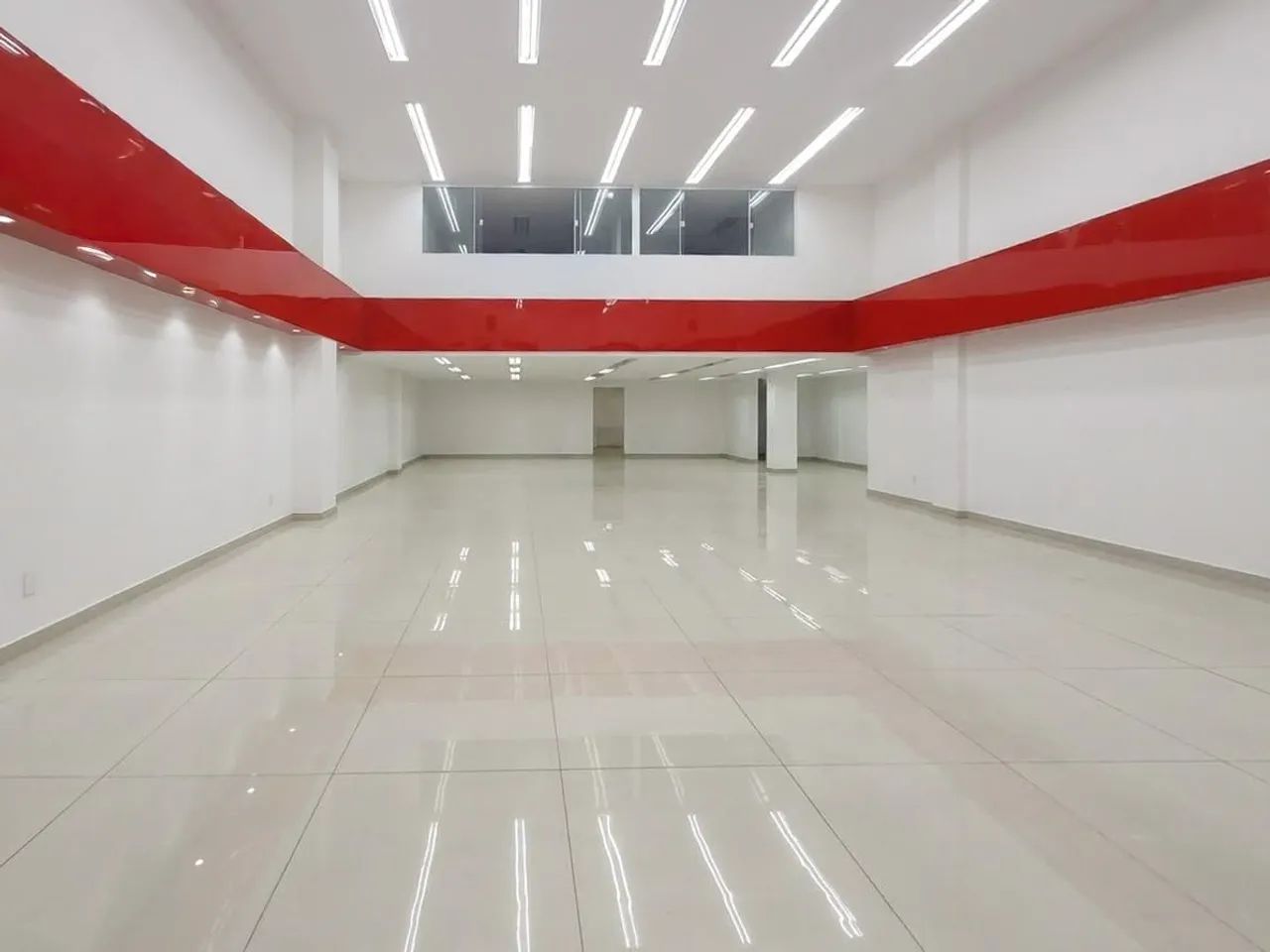 LOJÃO 360M² SEM COLUNAS NO MELHOR PONTO DE PETRÓPOLIS  - Foto 3