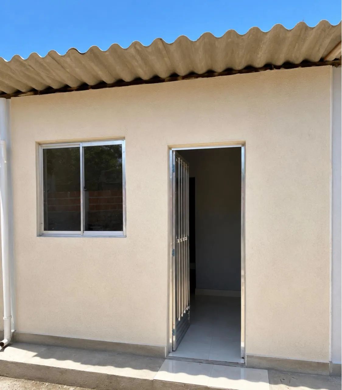 Alugo casa em Piratininga 1700,00