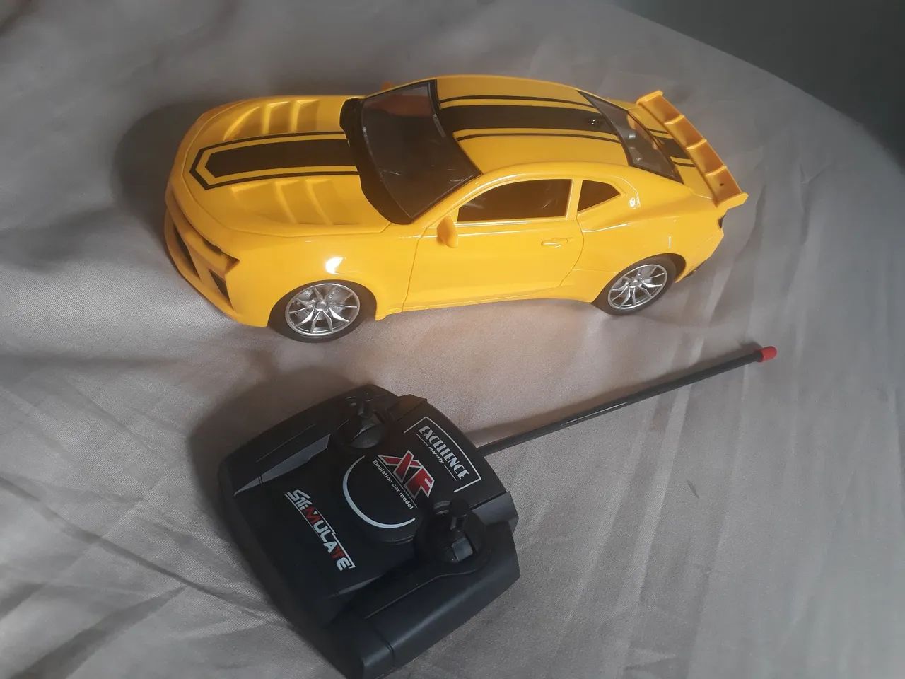 Carro rc camaro amarelo  - Foto 3