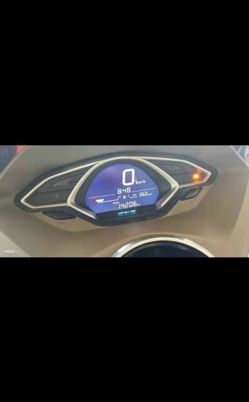 PCX DLX 2021 - Foto 3
