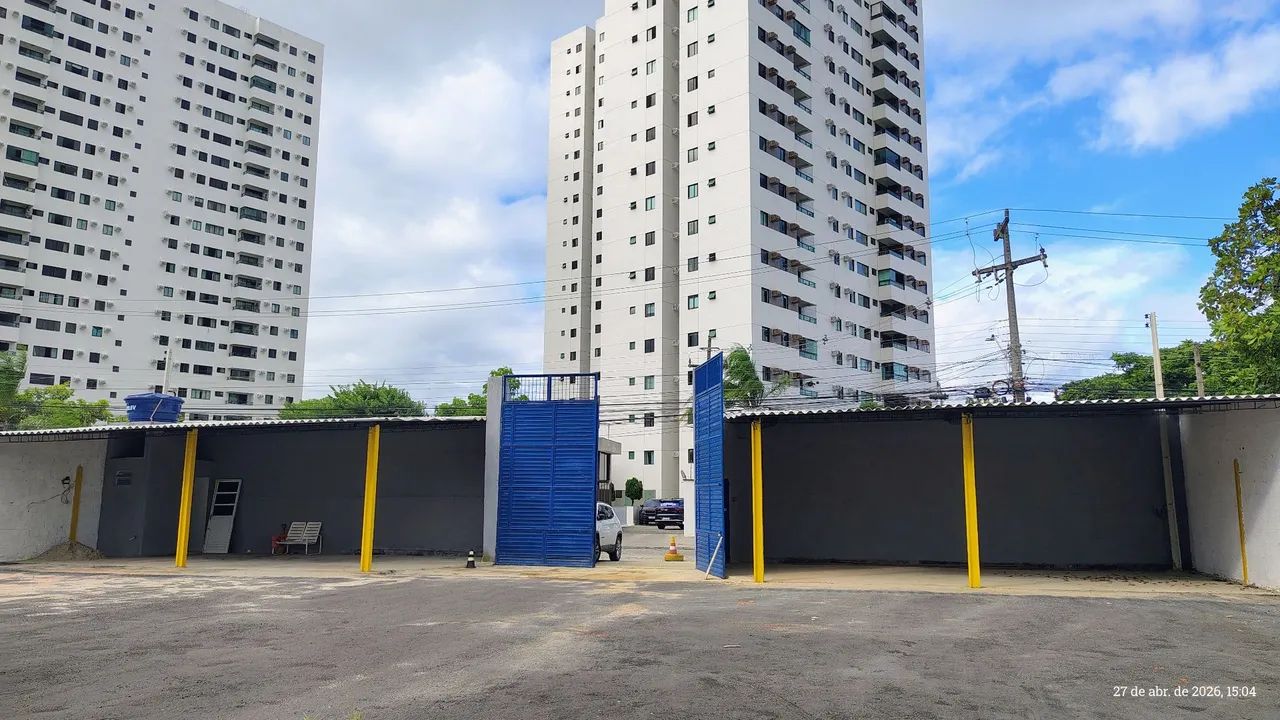 Escritorio com patio de 2.200m2,3 banheiros e 6 garagens cobertas - Foto 5