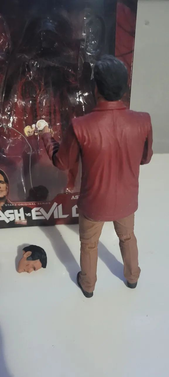 Boneco ash Williams original neca série evil dead action figure terror morte demônio - Foto 3