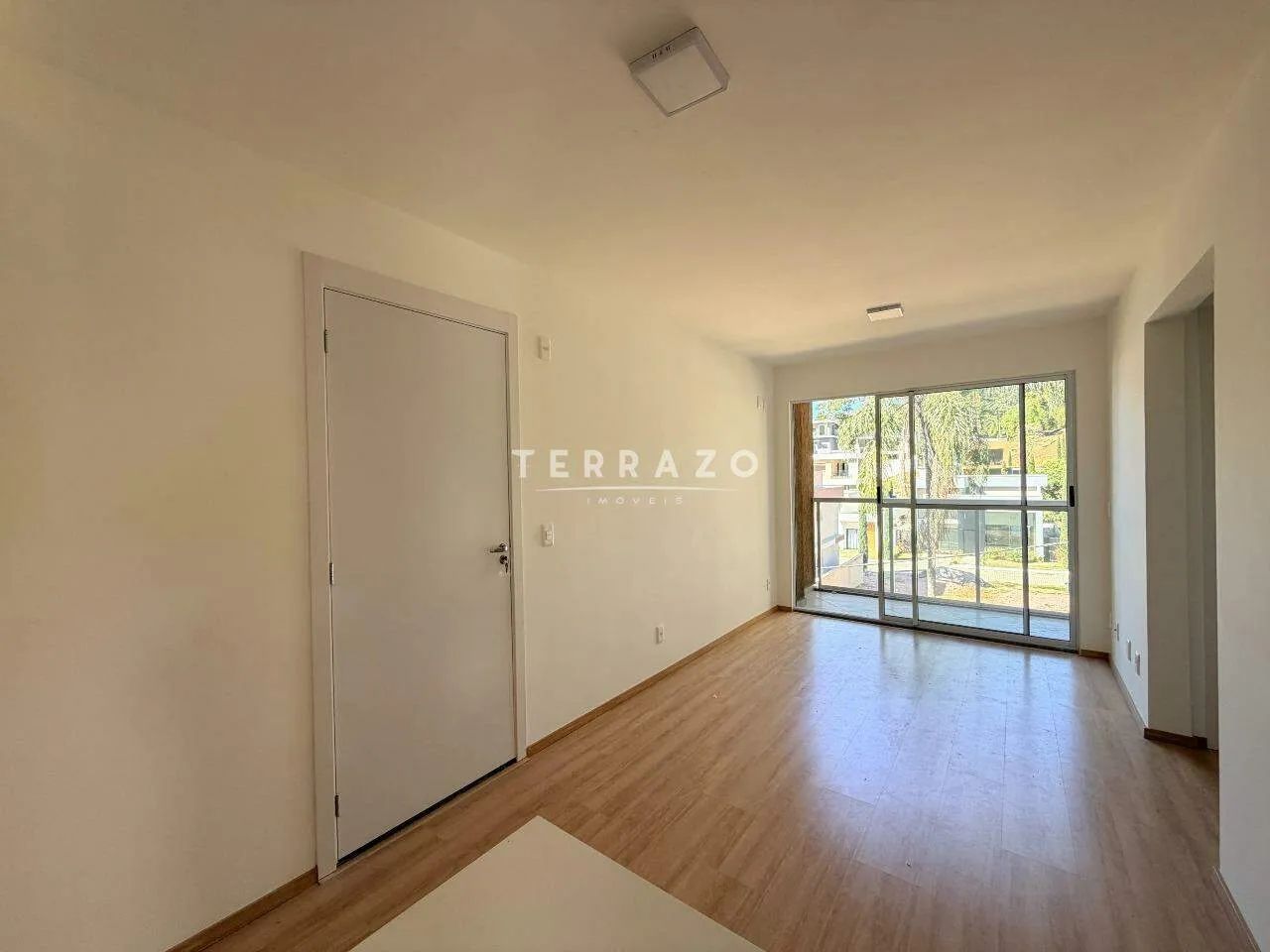 Apartamento 2 quartos sendo 1 suíte na posse! - Foto 2