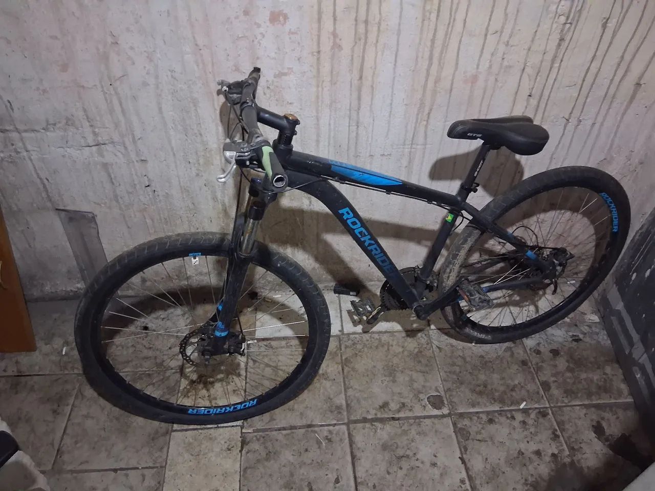 Bicicleta aro 29 ROCKRIDER ST100 semi-nova 