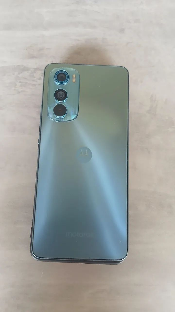 Vendo celular motorola edge30, ótimo estado de conservação e leva carregador original. - Foto 2