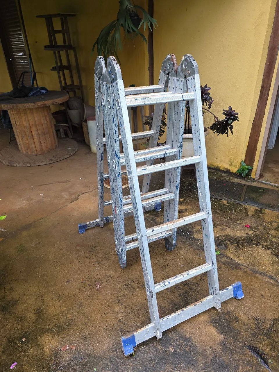 Escada multifuncional alumínio 4x4 com 16 degraus 