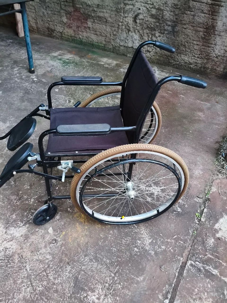 Vende-se cadeira de rodas  - Foto 3