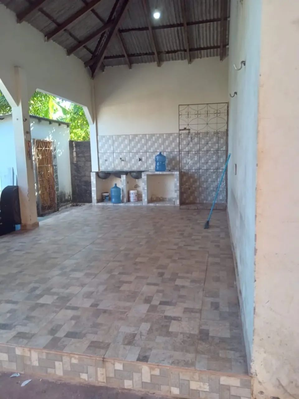 Casa para alugar - ampla, murada e com área de lazer - Foto 5