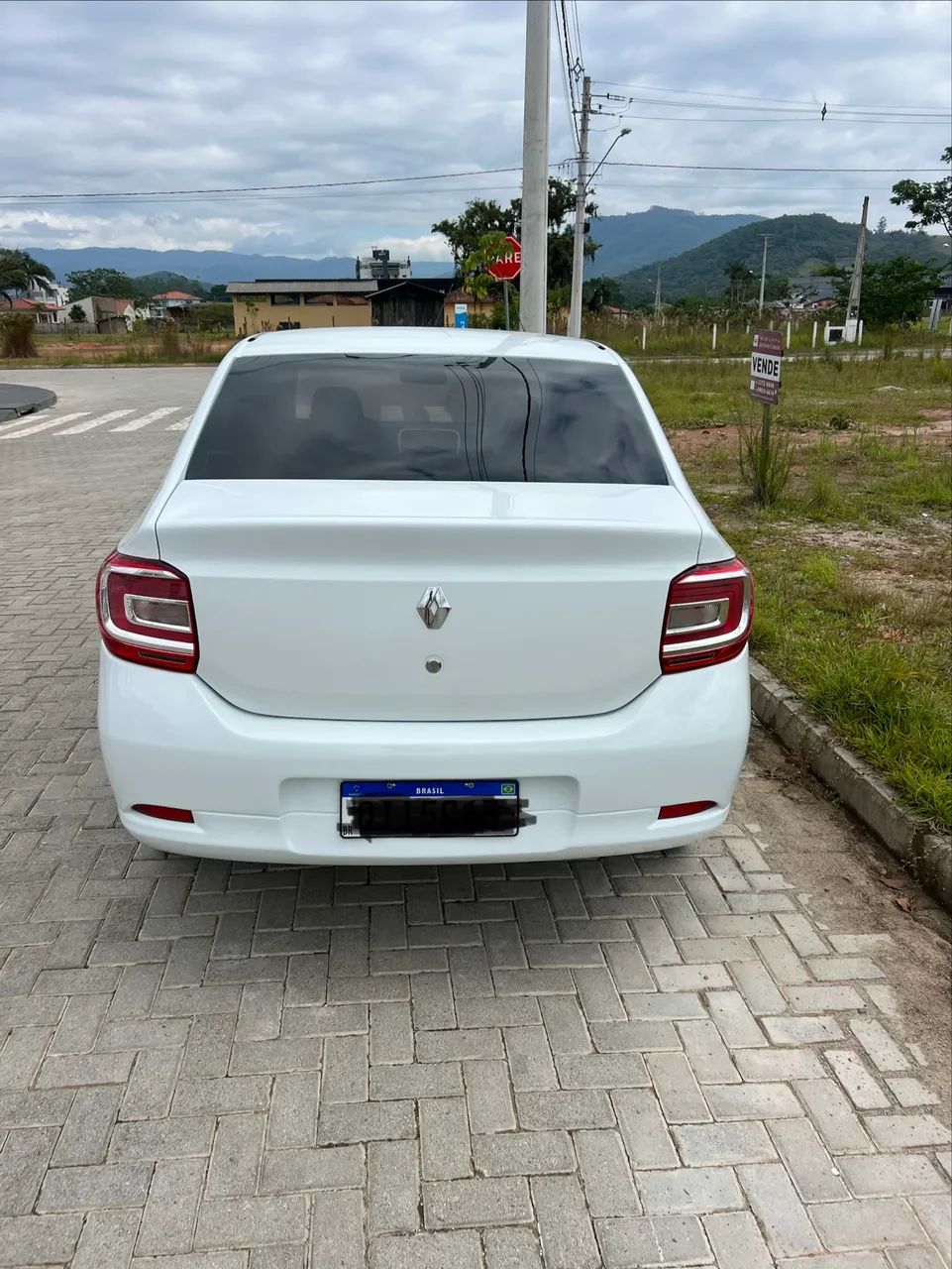 Renault Logan Authentique Flex 1.0 12V 4P 2017 - Foto 2