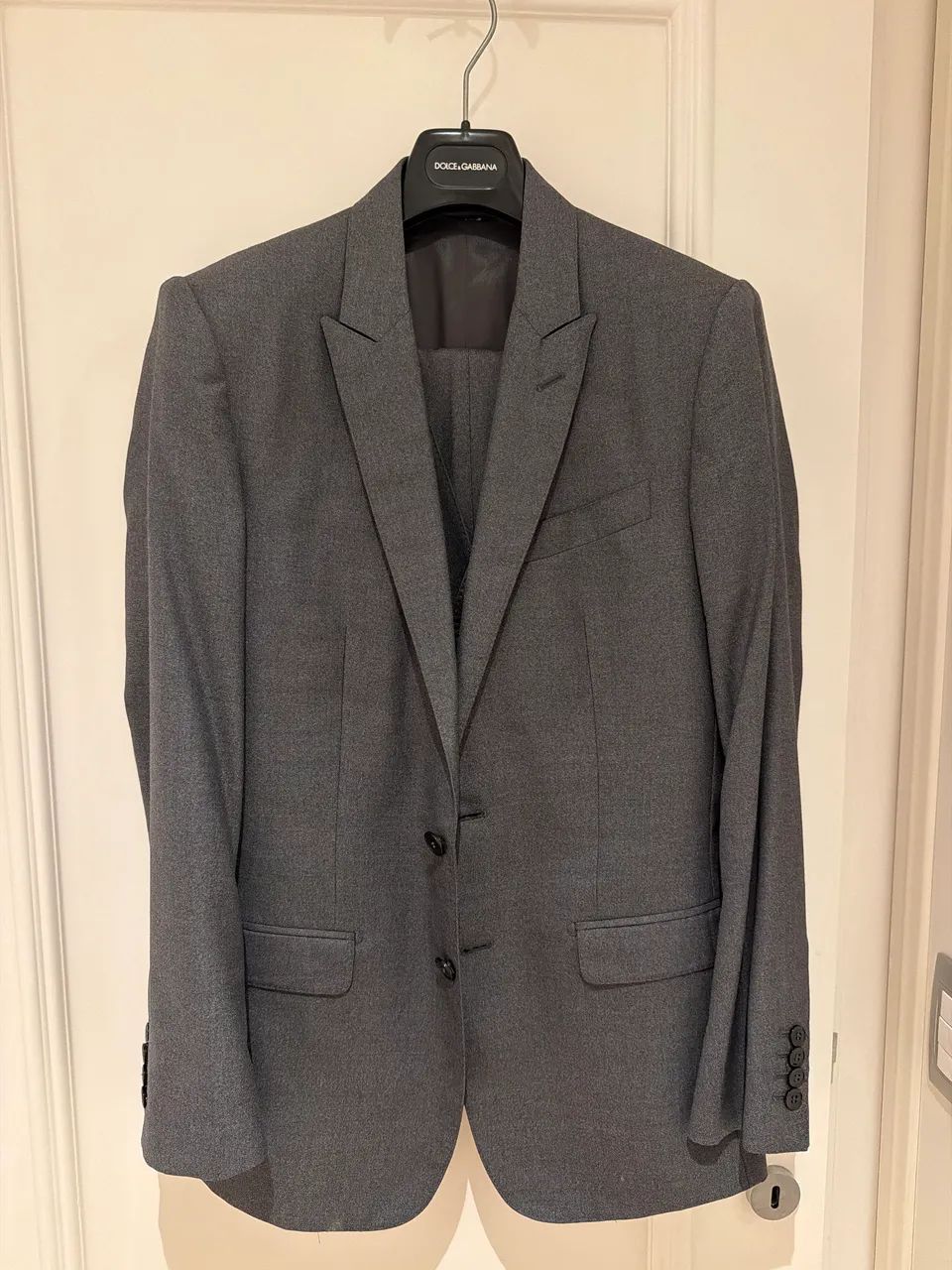 Terno Dolce & Gabbana cinza em perfeito estado