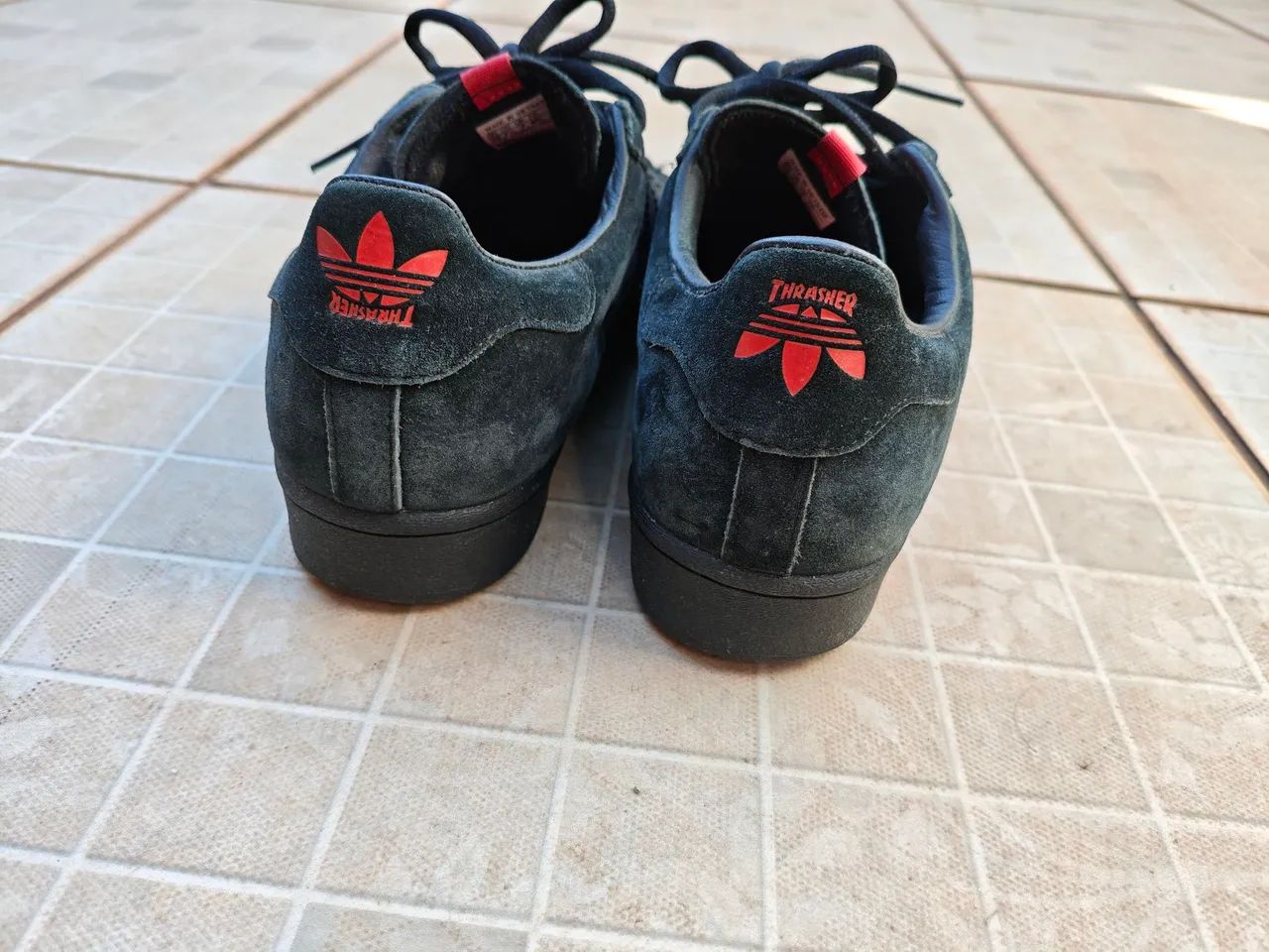 Tênis Adidas Superstar x Thrasher  - Foto 3