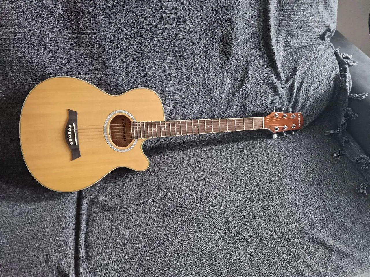 Violão elétrico 