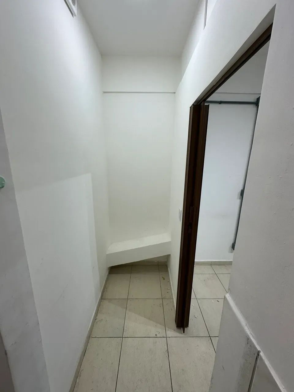 Sala Comercial Mobiliada  25 m² | Setor Aeroporto - Foto 2