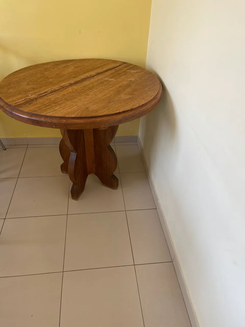 Mesa com tampo de vidro e Madeira Maciça  - Foto 3
