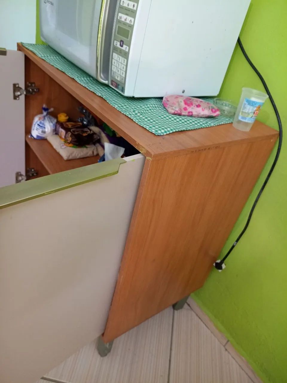 Vendo microondas e Armário de cozinha  - Foto 3