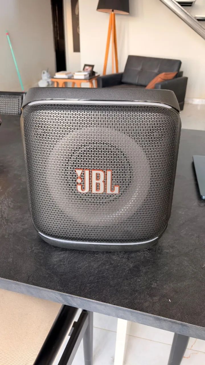 Caixa de Som JBL Party + microfone 