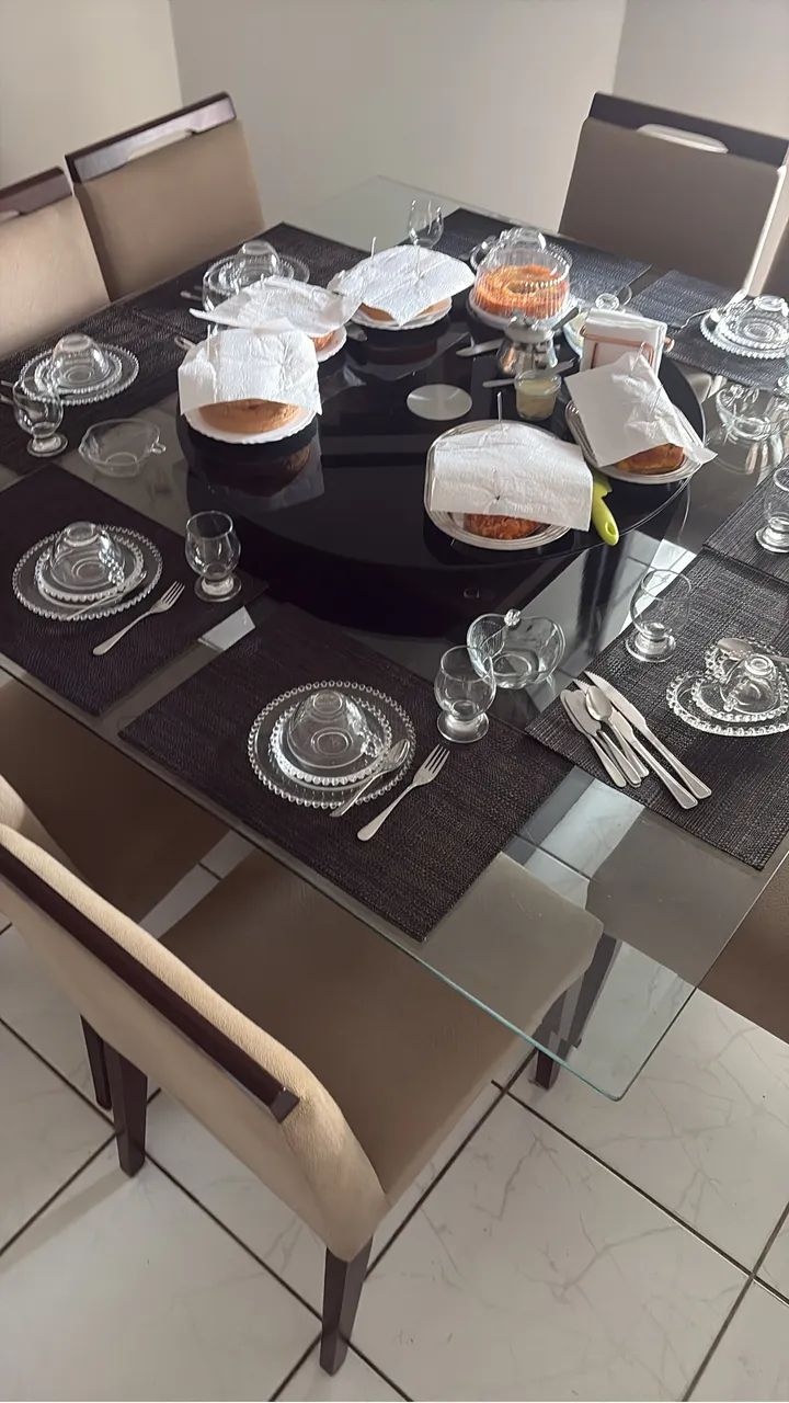 Mesa de Jantar com 8 cadeiras  - Foto 3