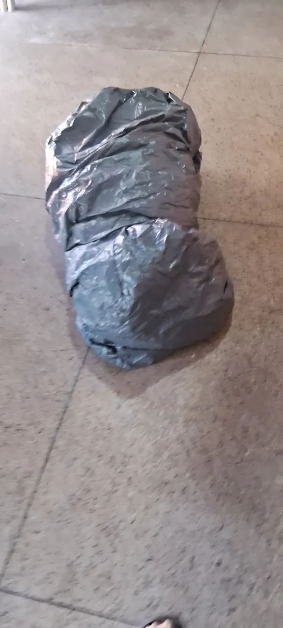 Capa pra caro reti semi nova  - Foto 2