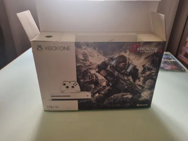 Console Xbox One S 1 Tb + 2 jogos - Foto 2