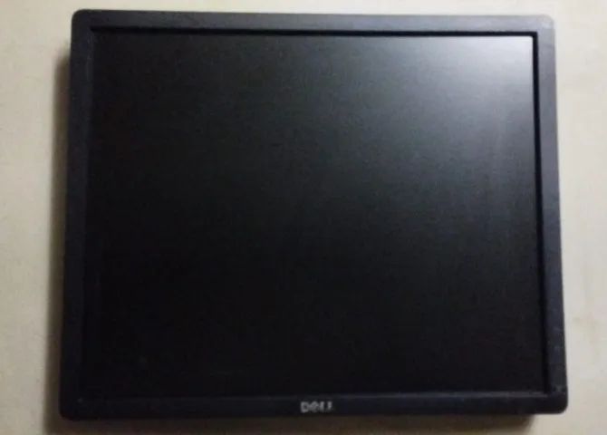 Monitor dell 19  led display port dvi vga usb