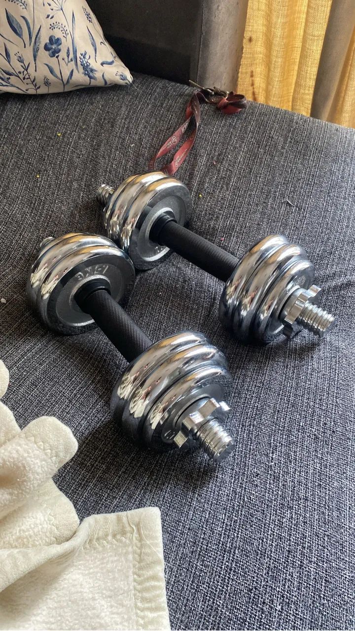 PARA HOJE Kit de Halteres Cromados com Maleta Raridade Perfeito estado 14kg - Foto 2
