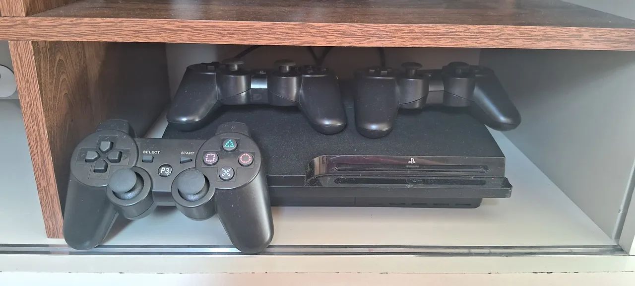 Ps3 desbloqueado com 3 comtroles novinho