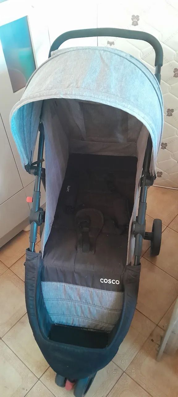 Carrinho de bebê com bebê conforto semi novo - Foto 2